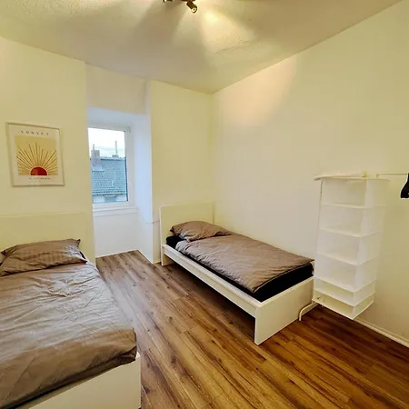 Apartament Frankfurt Messe 7min- 3 Kueche Bad Parkplatz 6 Betten *