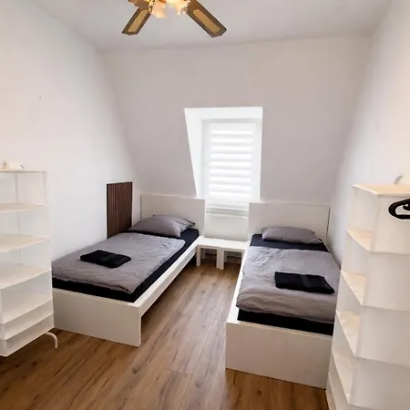 Frankfurt Messe 7min- 3 Kueche Bad Parkplatz 6 Betten *